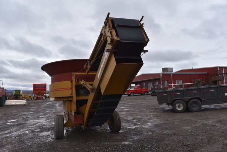 Used 2004 Haybuster H1000 Implements for sale at Varner Equipment in Delta CO - Photo 5