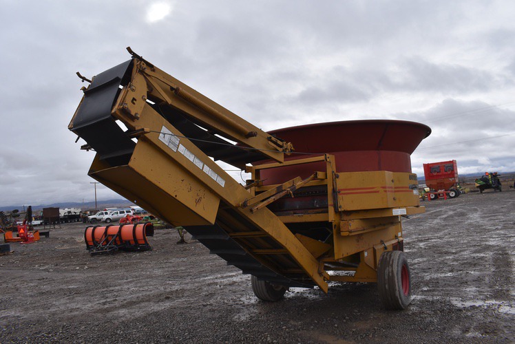 Used 2004 Haybuster H1000 Implements for sale at Varner Equipment in Delta CO - Photo 7