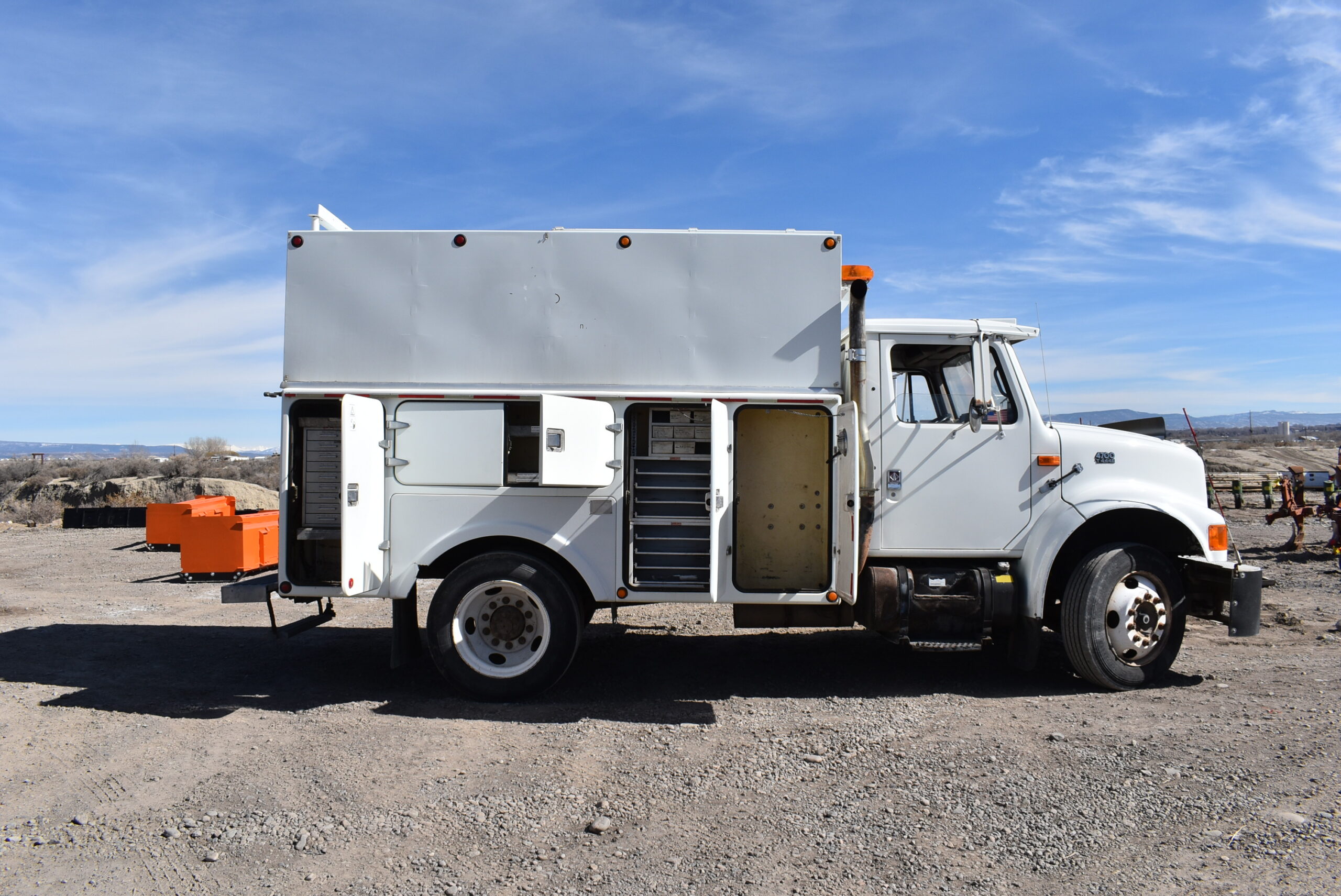 Used 2000 International 4700 Trucks for sale at Varner Equipment in Delta CO - Photo 11