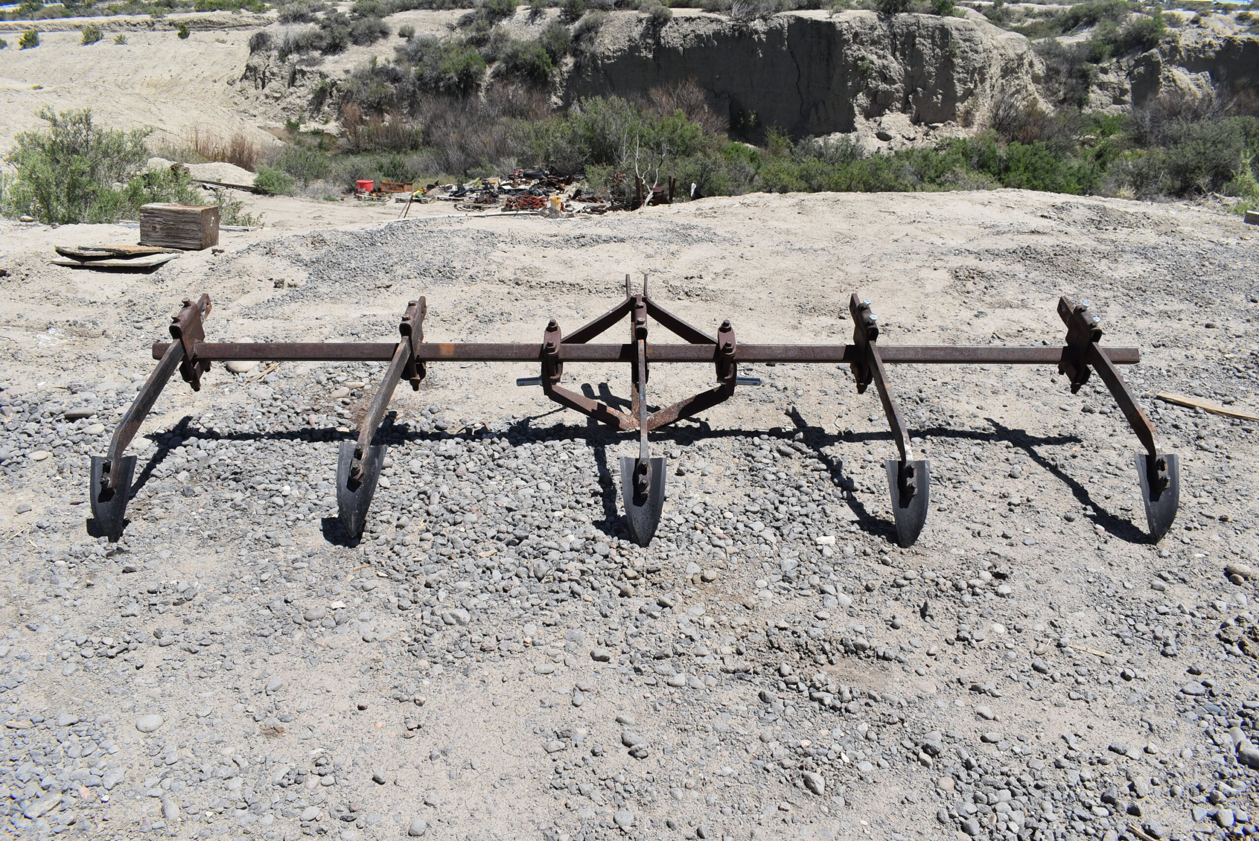 Used 1980 Custom Made 5 Row Tillage Equipment for sale at Varner Equipment in Delta CO - Photo 5