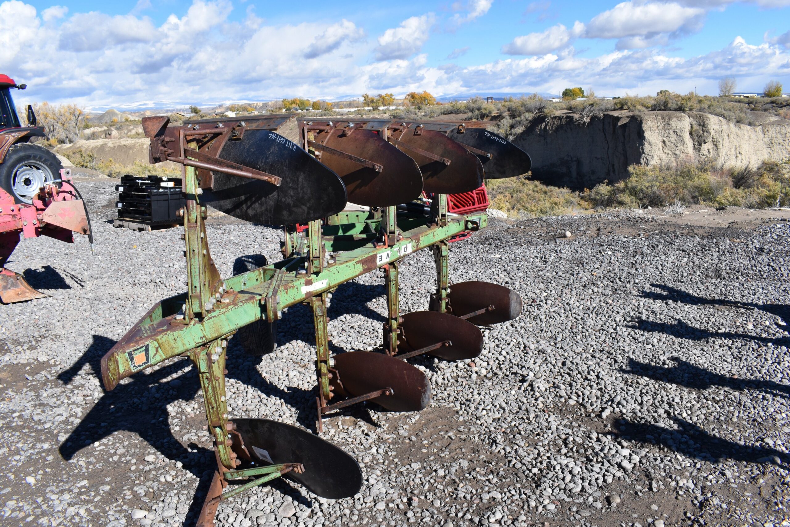 Used 1985 Oliver 4 Bottom Rollover Plow Tillage Equipment for sale at Varner Equipment in Delta CO - Photo 2